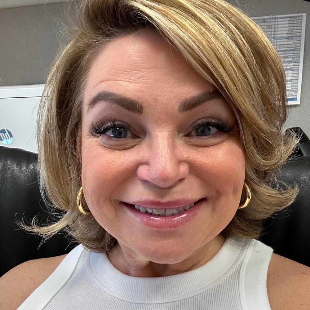 Meet your Posher, Dana